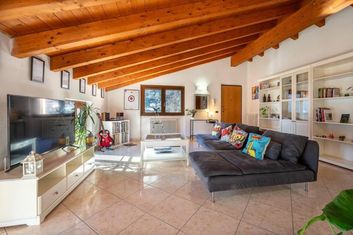 Art Music House Lake Como Донго Экстерьер фото