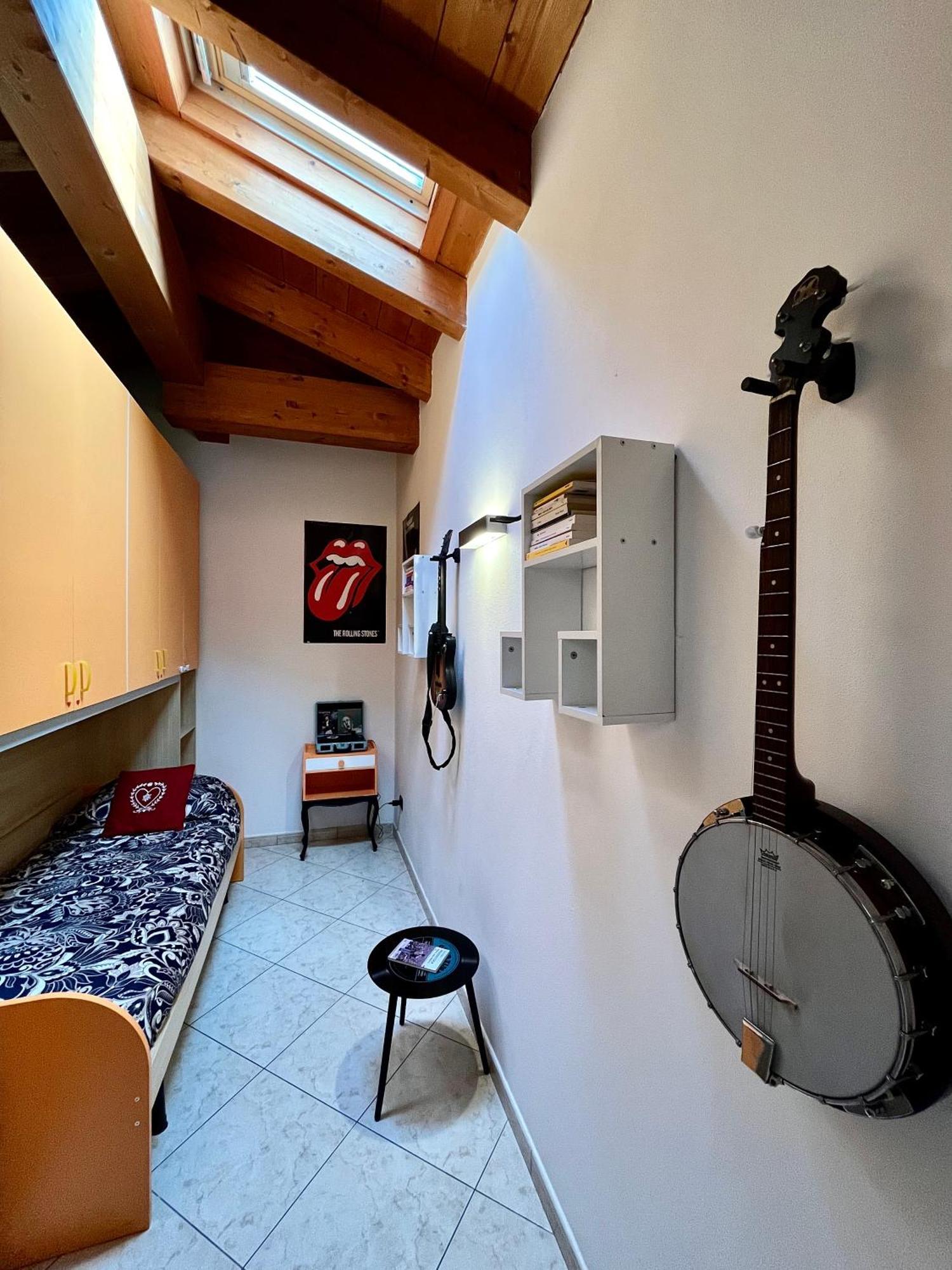 Art Music House Lake Como Донго Экстерьер фото